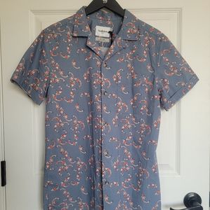 Goodfellow men's Koi Fish shirt size small